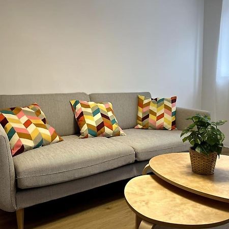 Designer - Centre Montereau Apartment Luaran gambar