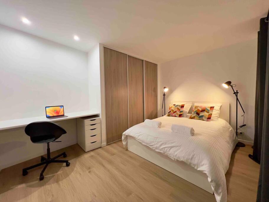 Designer - Centre Montereau Apartment Luaran gambar