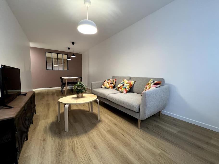Designer - Centre Montereau Apartment Luaran gambar