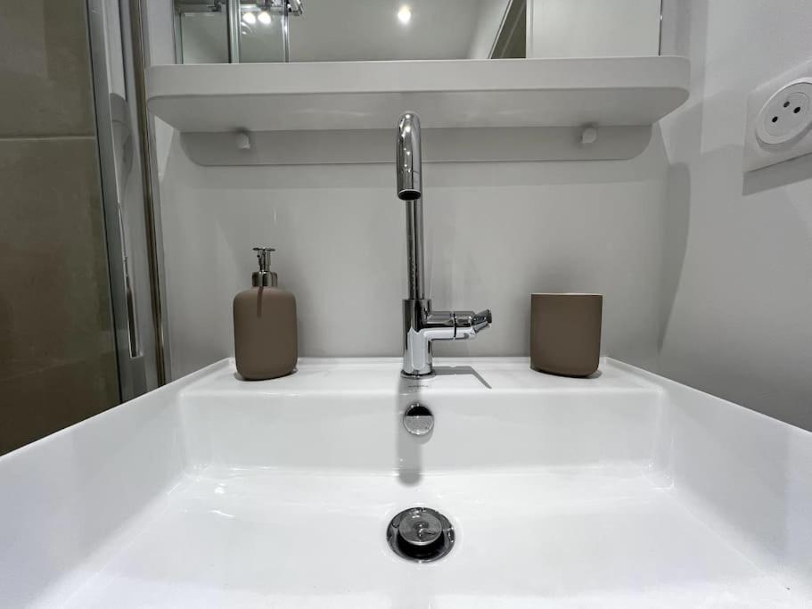 Designer - Centre Montereau Apartment Luaran gambar